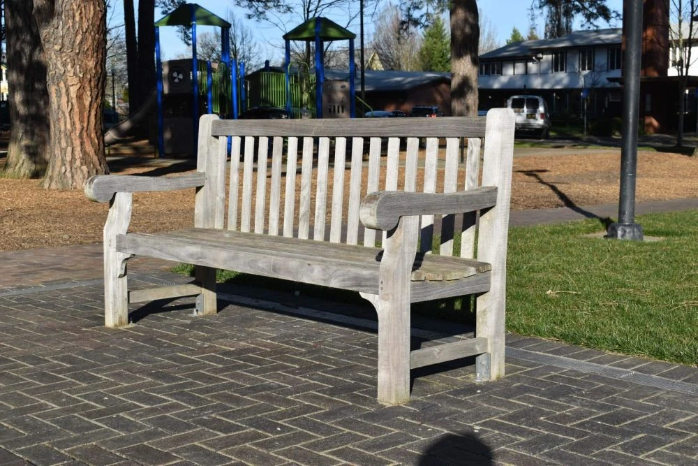 Teak Hyde Park Bench from Goldenteak